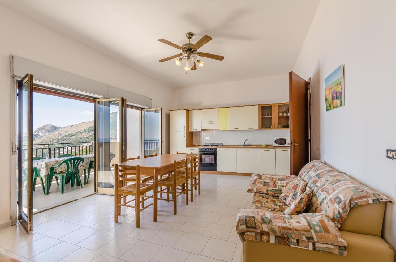 Casa Vacanze Andreana Apartment Letojanni Luaran gambar